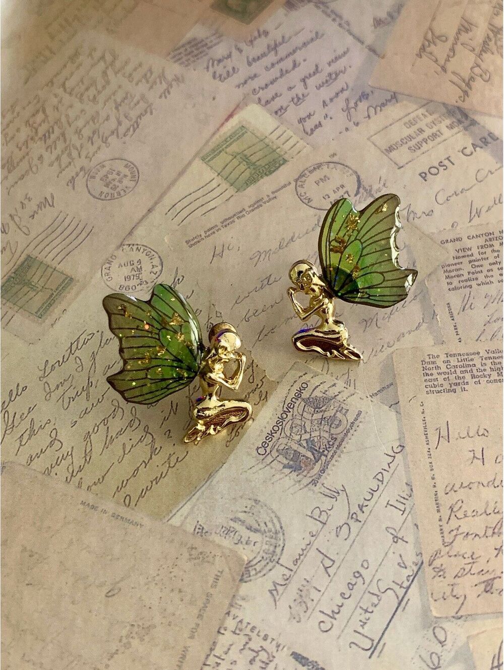 Charming Green Fairy Wing Stud Earrings - Magical & Whimsical Style
